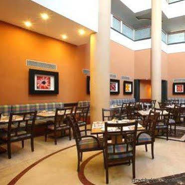 Katriya De Royal Hotel Haiderabad Buitenkant foto